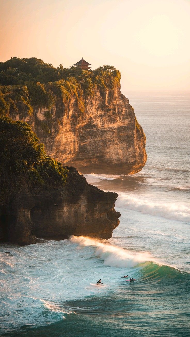 Surf Lesson at Uluwatu, Bali Surf Lesson at Uluwatu, Bali
