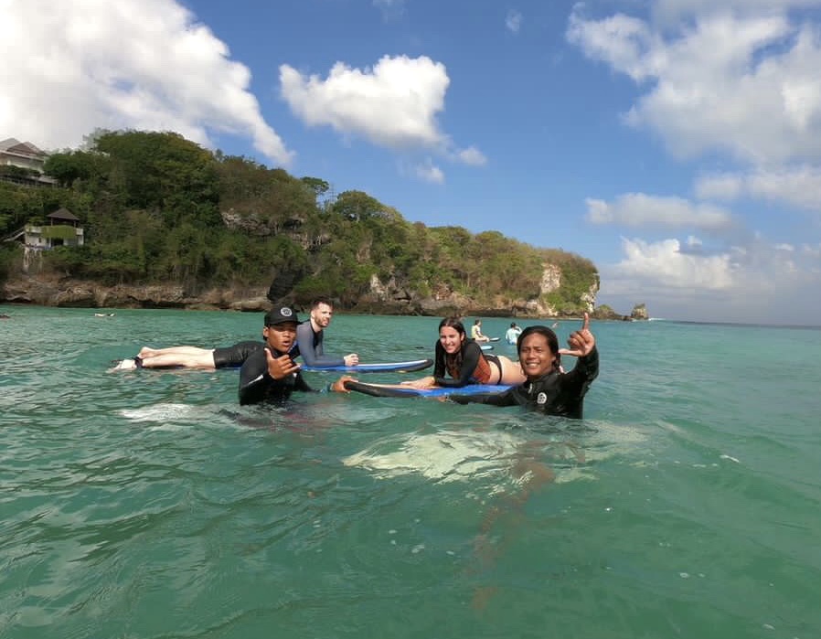 Beginner Uluwatu Surf Lesson Semi private beginner surf lesson at Padang-Padang beach, Uluwatu.