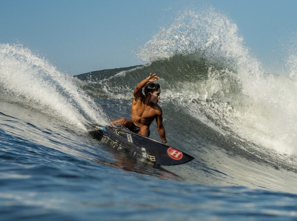 Lempog Jackson Surfing Coach Lempog Jackson surfing in Keramas