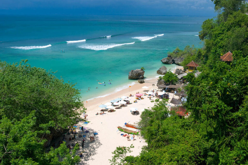 Padang-padang-beach-Beautiful-view-of-Padang-Padang-Beach